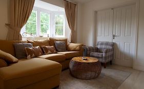 Pass The Keys Well Located Modern 5 Bedroom House